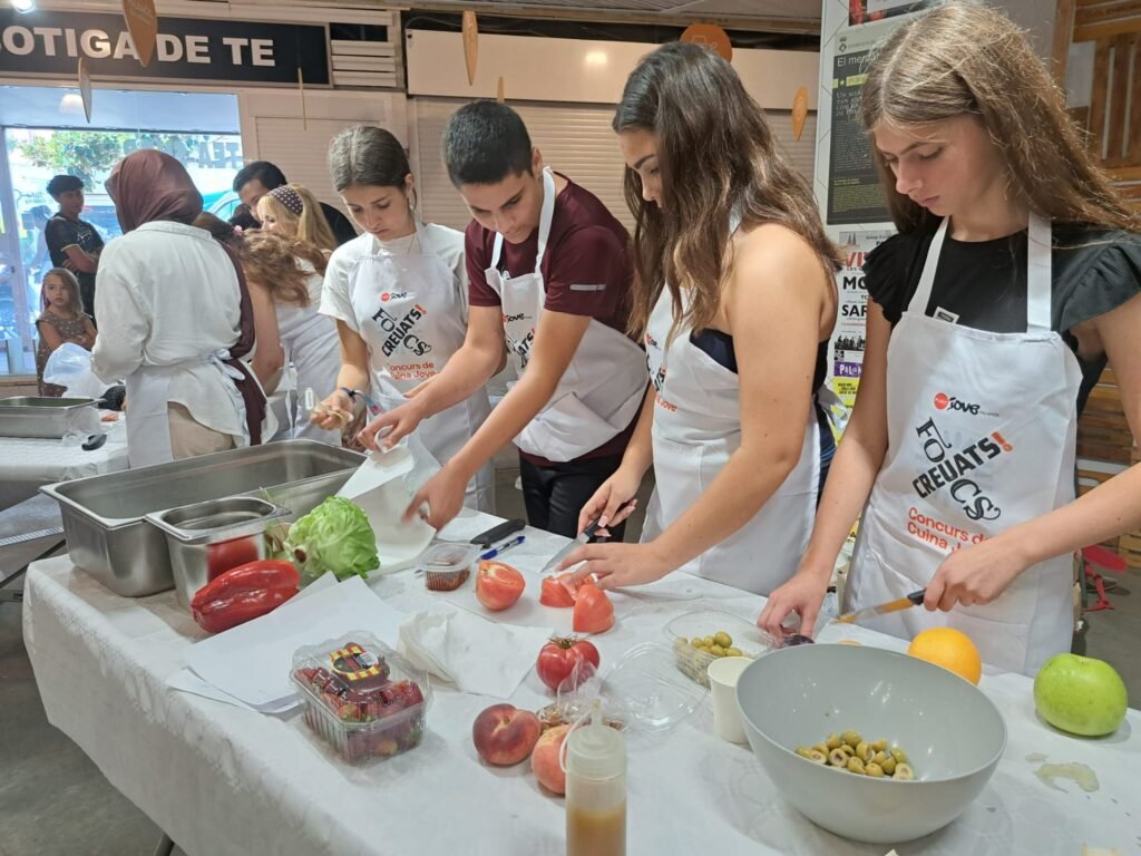 El jovent de Palamós demostra les seves habilitats culinàries amb el concurs "Canya a l’olla!" 7 38c7a171 ece9 4cd4 8fca 614a9e0ead15 1