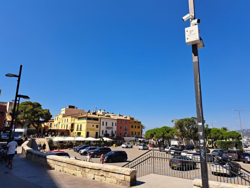 La Policia Local de Palamós reforça la seguretat ciutadana a l’àmbit de la Planassa, amb la instal·lació de càmeres de videovigilància 8 ac006916 420f 486d 9823 bb19464e3708 scaled 1